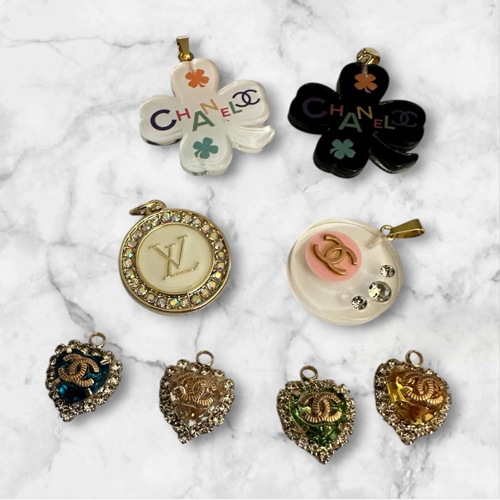 WINNERS CHOICE OF 1 Zipper Pull Pendants - Picture 11 of 16